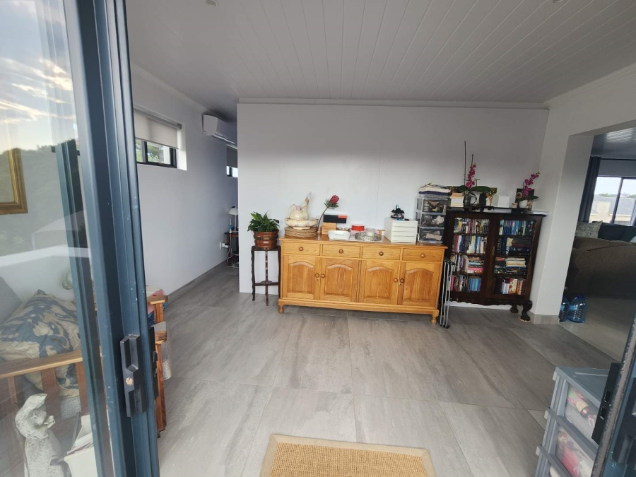 5 Bedroom Property for Sale in Fraaiuitsig Western Cape